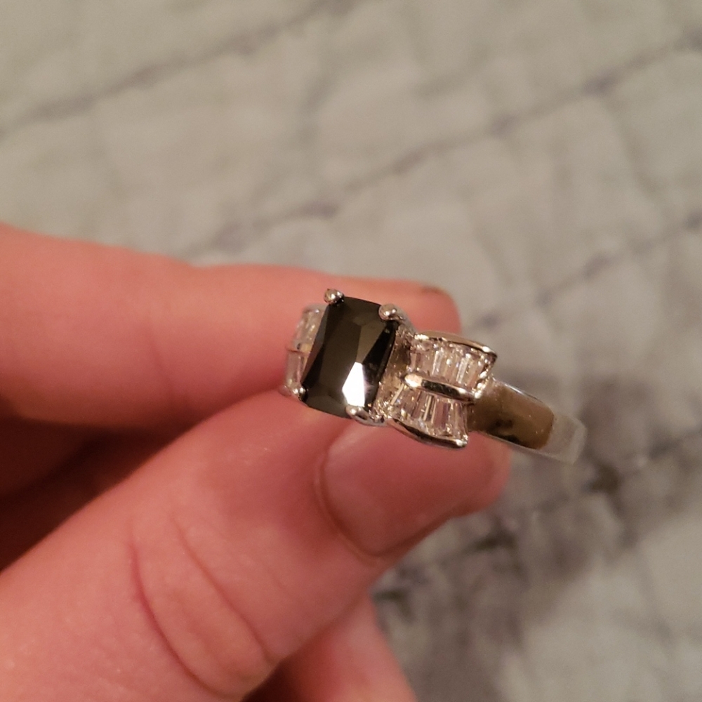 Ring - Picture 2 of 4